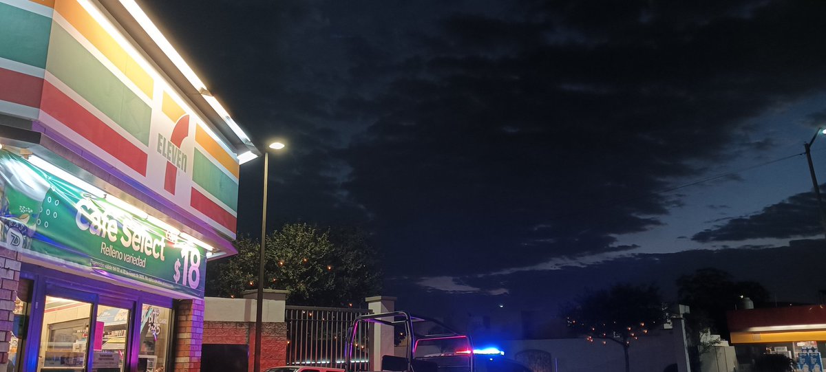 NikkkiEvans's tweet photo. Llegando por café y vámonos!
El delicioso #CafeSelect del @7ElevenMexico https://t.co/UAr7mvVPhK