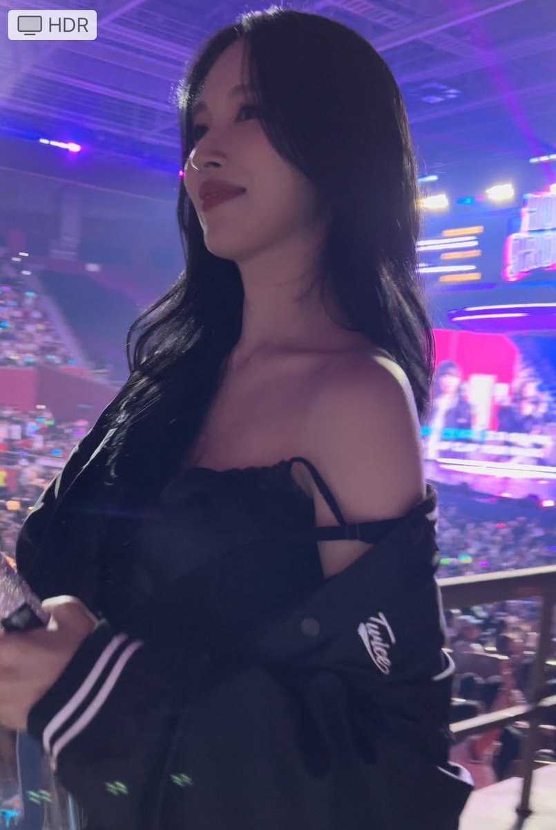 rainbowmyoi's tweet photo. Mina is the prettiest woman ever https://t.co/XUwDVvipsL