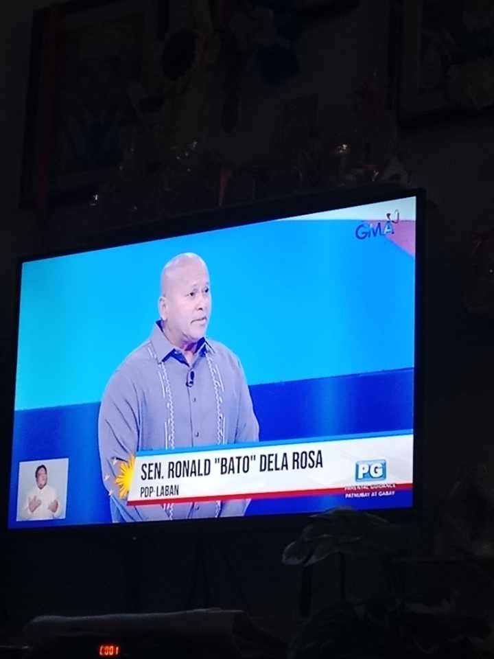 Nadjszh's tweet photo. "mahal ko Ang pilipinas" hayop #TanongNgBayan https://t.co/sxYp0wMEzK