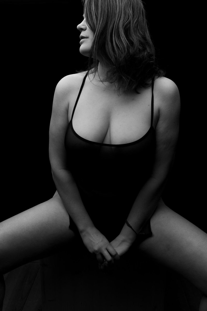b_gotzmann_78's tweet photo. You like to play ? 

#gotzmann
#gotzisphotography
#model
#playtime
#monochrom https://t.co/ge0cpVWcyr