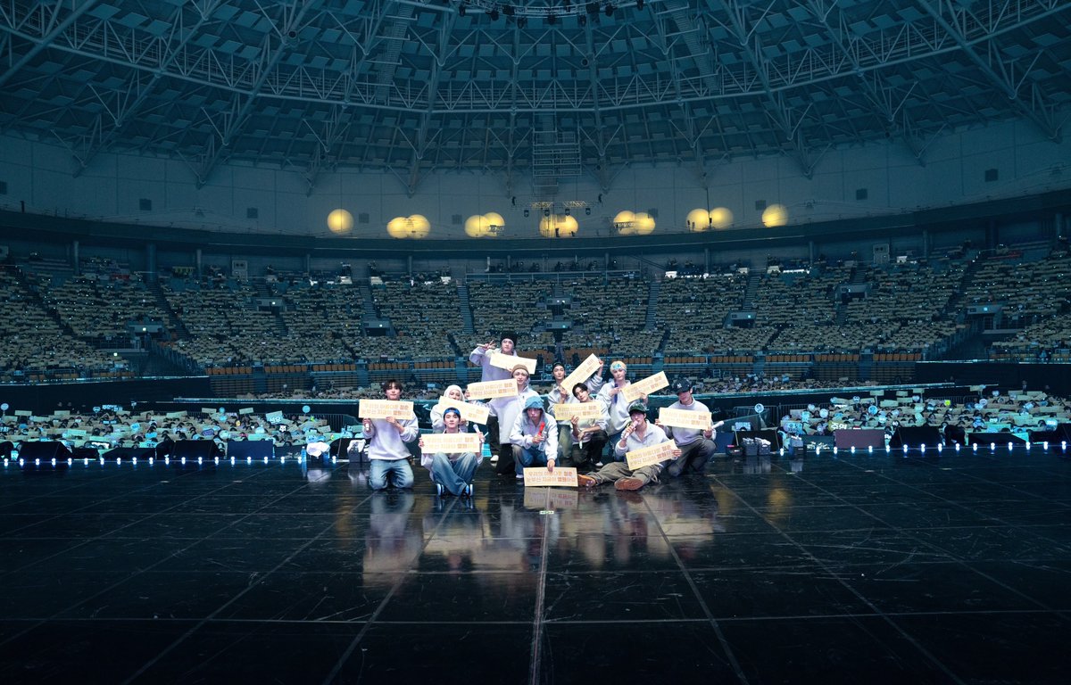 THEBOYZ_officl's tweet photo. [📸] THE BOYZ FAN-CON <THE B LAND> DAY 2 완료🎡 더보이즈를 행복하게 만들어 주는 것은❓ 더비들과의 설렘 가득한 시간💛 우리의 아름다운 청춘 눈부신 지금이 영원하길✨ 내일도 여기서 기다릴게👑

#THEBOYZ #더보이즈
#THEBLAND #더비랜드 https://t.co/VdxvsKjlWd