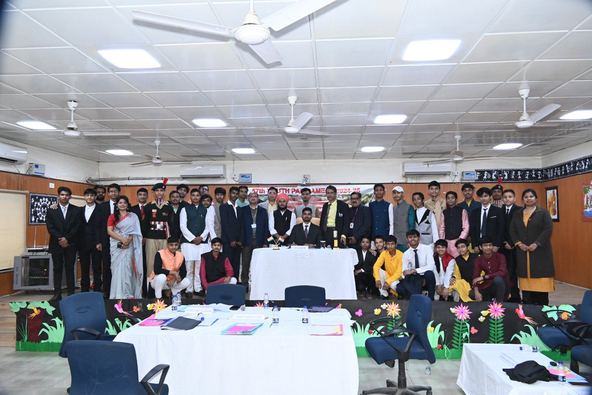 mpa_india's tweet photo. Students of Rajkiya Sarvodaya Bal Vidyalaya, West Vinod Nagar, New Delhi showcased the energetic Youth Parliament sitting during evaluation of the 57th Youth Parliament Competition, 2024-25 for Delhi Schools today on 31st January, 2025.
#NYPS https://t.co/I5Eg92Rewo