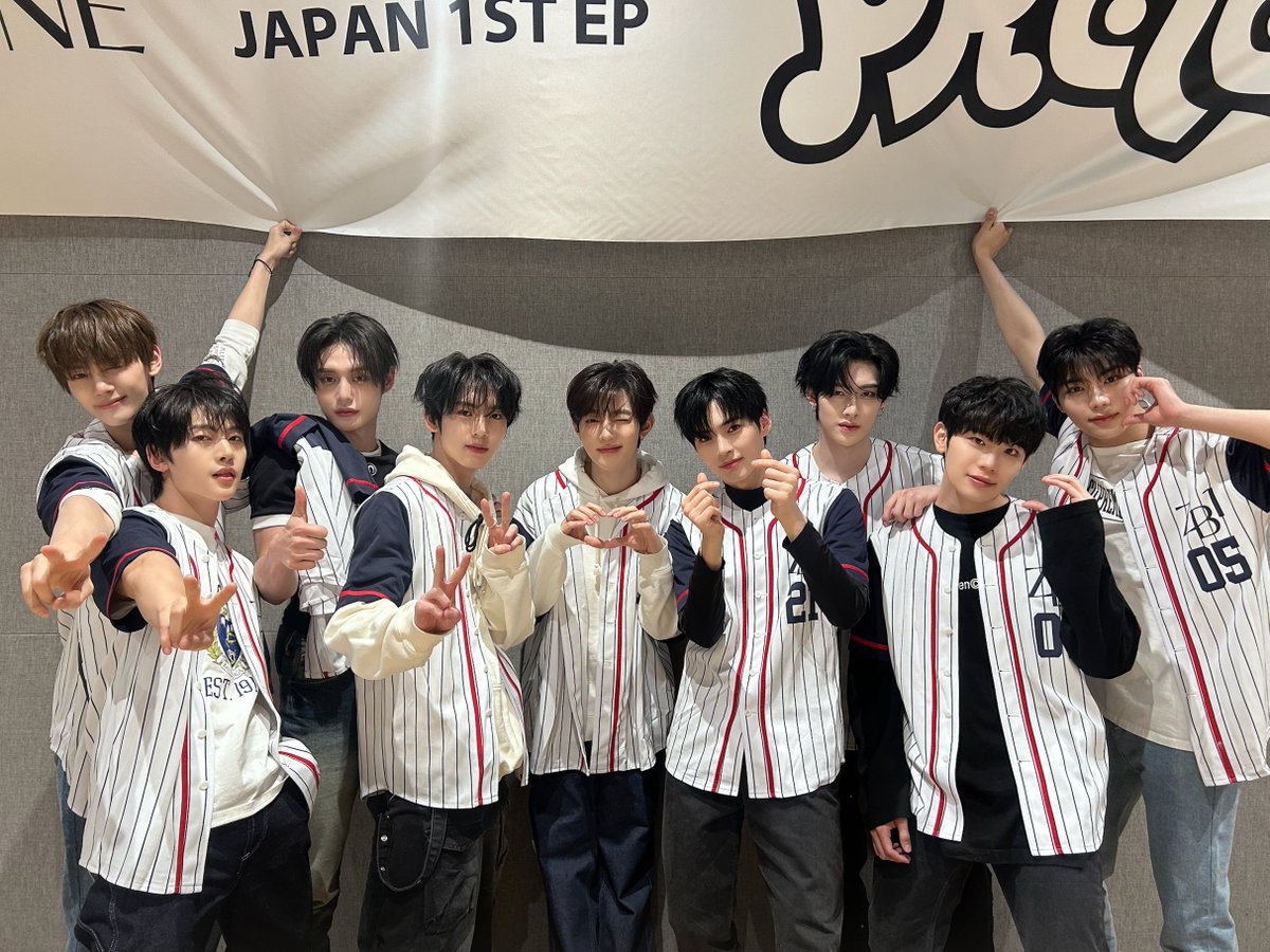 _𝗭𝗘𝗥𝗢𝗙𝗢𝗖𝗨𝗦

ZEROBASEONE Japan 1st EP 『PREZENT』 発売記念 予約者対象スペシャルオフラインイベント DAY 1✨

ご参加いただいたZEROSEの皆さんありがとうございました✍️📸

今日は楽しんでいただけましたでしょうか？💝 思い出に浸りながらEP『PREZENT』を聴いてくださいね🎧
