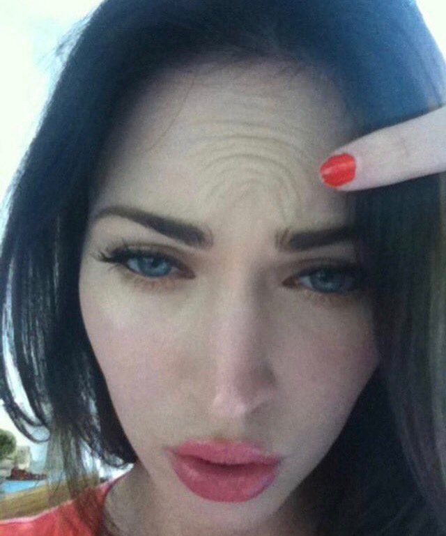 _lolifroyd's tweet photo. ตำนานโดน Anti ด่าว่าหน้าปลอม ตึงโบท็อก ชีโพสรูปลงเฟสเ���ย 

“นี่คือสิ่งที่ใบหน้าของหล่อนทำไม่ได้ ถ้าฉีดโบ” 

แล้วหน้าโคตรกวน555555555555555 https://t.co/ortcFmnmPV
