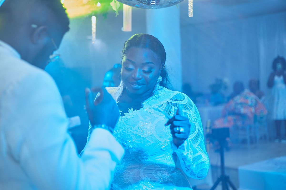 lxvstudios_'s tweet image. From Tears to Twirls 💃🏾✨
She walked onto the dance floor with tears of joy, and before we knew it, she was dancing her heart out! Love, laughter, and a night to remember! 💍❤️ #FromTearsToTwirls #BrideJoy #DancingIntoForever