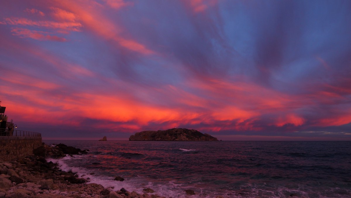 Moltes gràcies Josep Pascual, per aquesta foto tan singular a l'Estartit