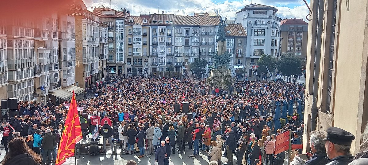 Zorionak <a href="/opaherriplataf/">opaherriplataformak</a> 
Osasun publikoaren aldeko zuen lana ezinbestekoa da. Eskertzekoa da Jendartea mobilizatzea,  kontzientzia sortzea, langile eta erabiltzaileon arteko konfluentzia gauzatzeagatik.

<a href="/Imanol_Pradales/">Imanol Pradales</a> zer esango duzu bihar? Zer egingo duzu etzi?