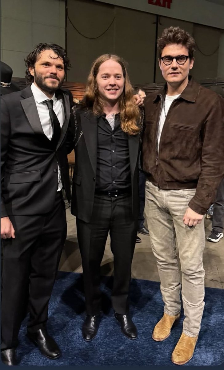 mrbighead77's tweet photo. Guitar gods https://t.co/xvAtsIKDhP