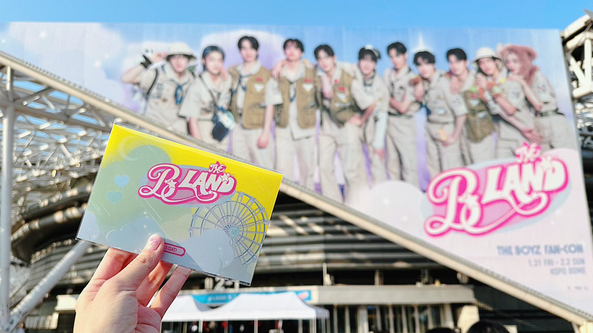 dukhulovesyou's tweet photo. THE BOYZ FAN-CON 
<THE B LAND> DAY 2 🎡 
행복한 시간이었어…너무 고마워🥰

#THEBOYZ #더보이즈
#THEBLAND #더비랜드 https://t.co/vvNUPu4PLP