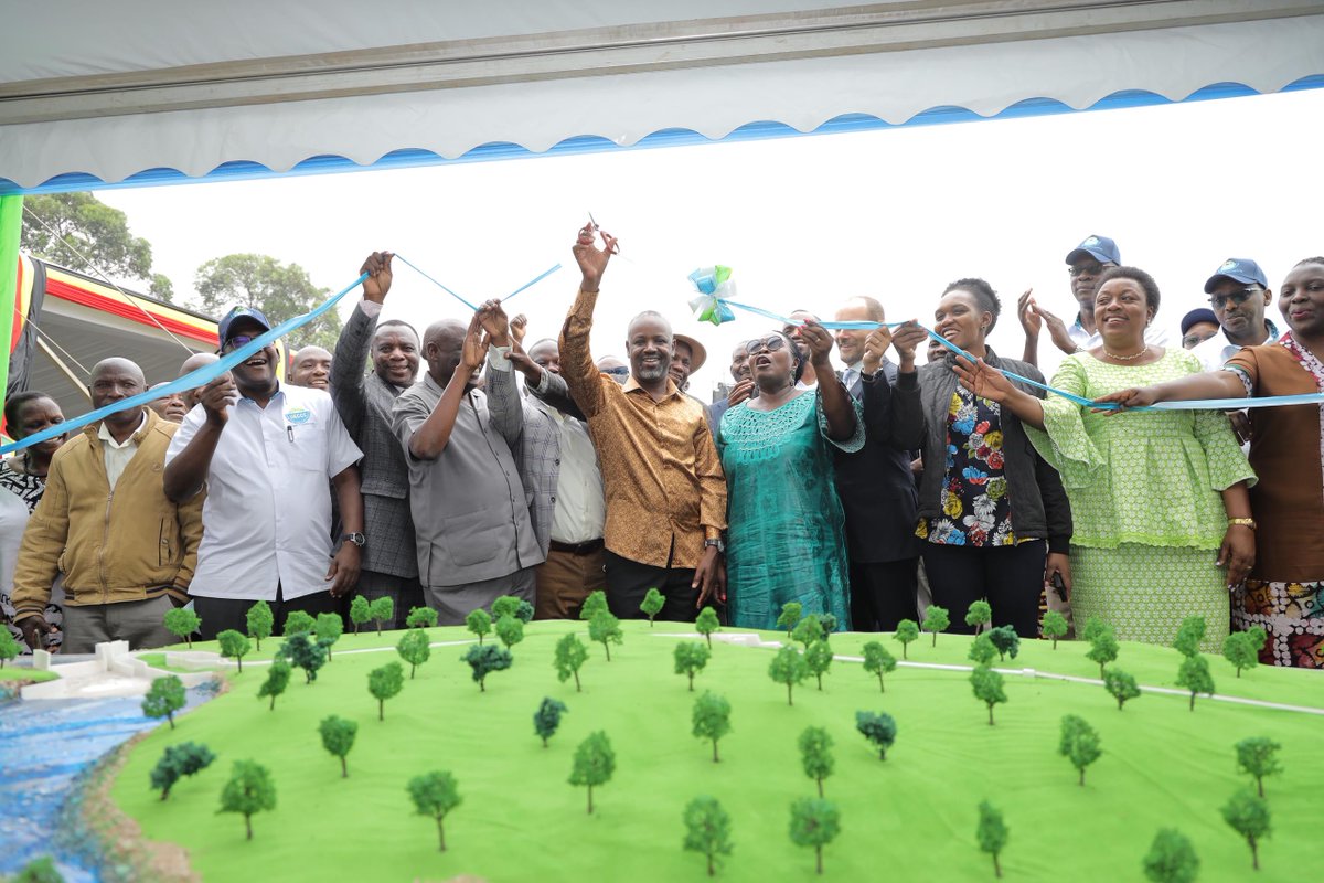UECCC1's tweet photo. Hon. Dr. Ruth Nankabirwa, thanked the Government of the Netherlands for their partnership on the Project.

“Through a €13.1 million grant, we are building 288 km of distribution lines and reducing carbon emissions by limiting the use of diesel generators.”  she  added. https://t.co/Sn2TA4zHeQ