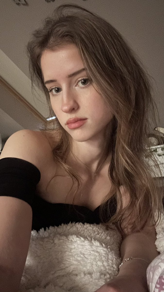 itsmira004's tweet photo. IM LIVE FOR 8RS - twitch mira004 https://t.co/IJ6MfAVQv2 https://t.co/O90tiLHM4L