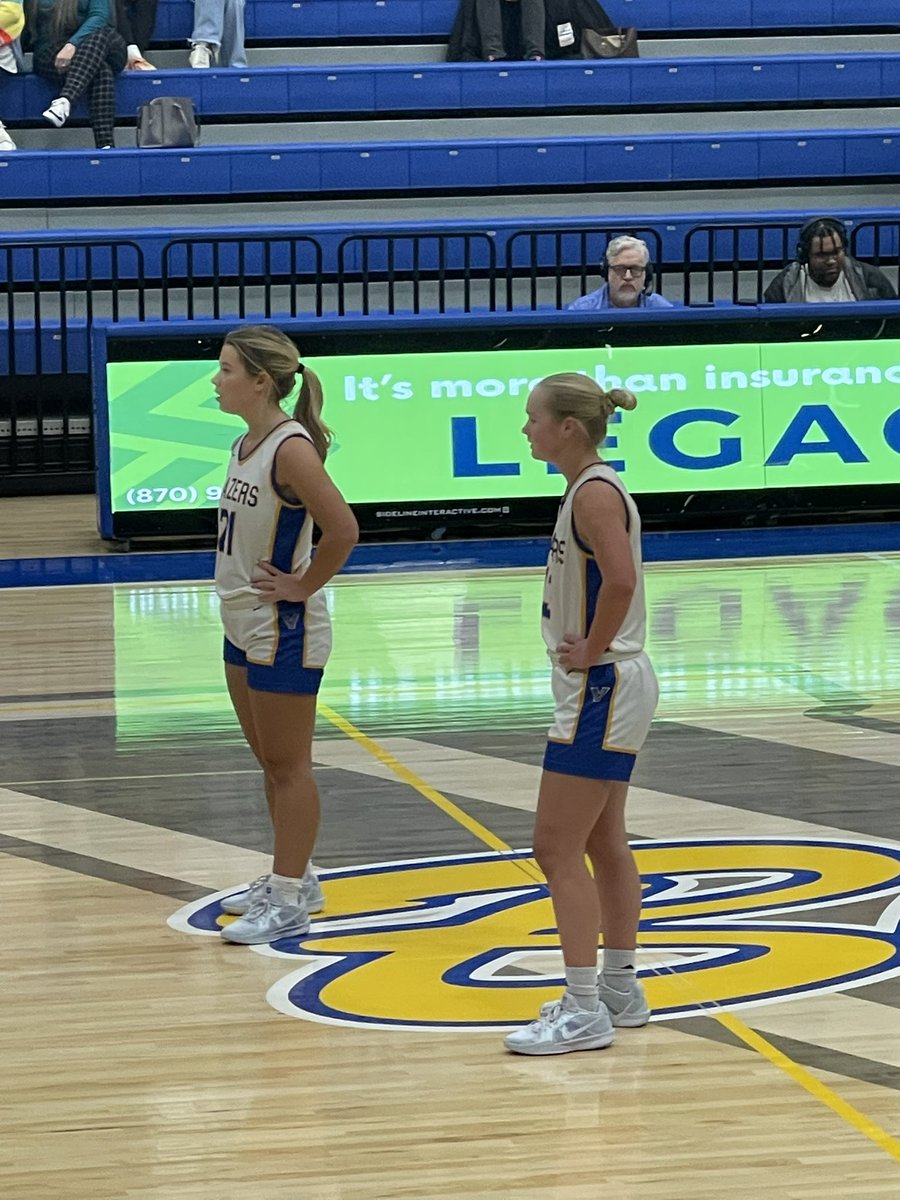 <a href="/ChrisHudgison/">Chris Hudgison</a> Splash Sisters!!  Assist Ruby to Bella knock down 3!!!   All the girls played great!! Big win for Lady Blazers!! And the boys!! Light it!!!  Thanks Chris for posting video!! <a href="/Jaredseeman/">cash plowboy</a> <a href="/DavidLee870/">David Lee</a> @RM_BlazerVoice <a href="/ValleyViewHoops/">Valley View Blazer Basketball</a> <a href="/Lanecampbell4/">Lane Campbell</a>
