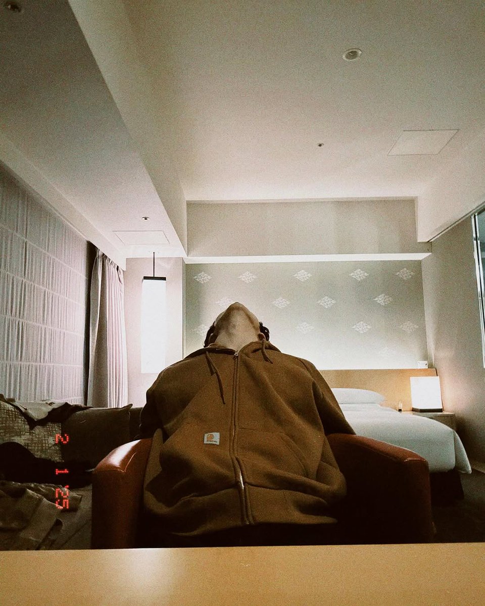 NCTDREAMVIBE's tweet photo. 지성 인스타 업로드 #JISUNG

 이 각도는 좀 별로일까나 #연구 https://t.co/UTpCuHY2BW