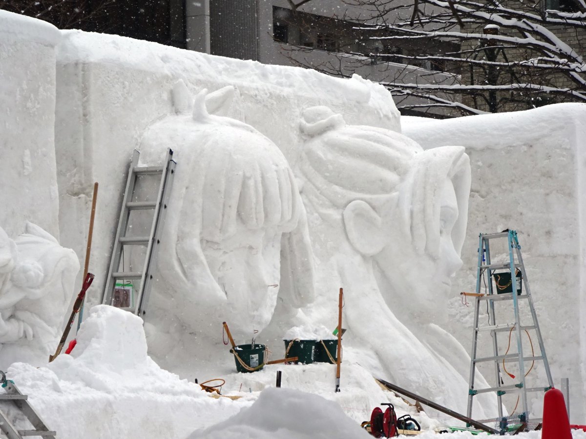 ezorisu73's tweet photo. 制作中の「薬屋のひとりごと」雪像
雪まつり大通7丁目会場の「薬屋のひとりごと」の中雪像のようです。
「IdentityV 第五人格」雪像の隣りにあります。
#さっぽろ雪まつり https://t.co/ewyiLBUUdF