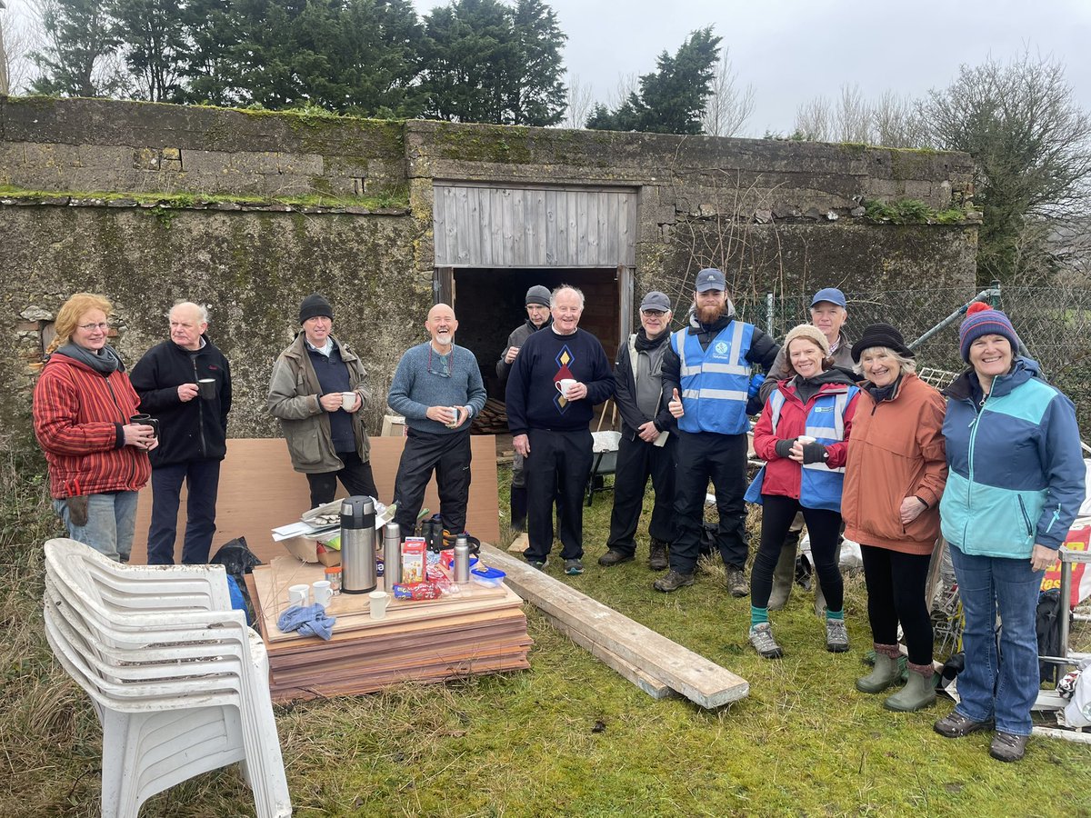 IslandWetlands's tweet image. Thanks to all the volunteers who helped out with essential maintenance in the yard and shed this am. We also got a bit of future planning done! We will be here again on the first Sat  of March between 10am and noon for those who would like to chip in 😍#manyhandsmakelightwork