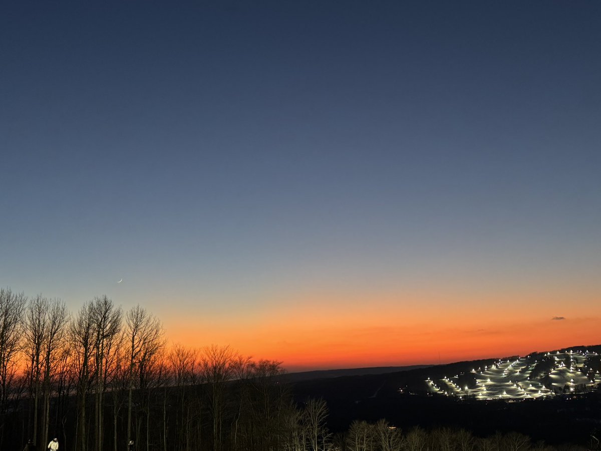 wilson6461's tweet photo. Another amazing night for the high school Ski Club at Nubs Nob. Still time to sign up for future trips this winter! See Mr. Wood for details. #GoChiefs!! https://t.co/KuhA8qKIYk