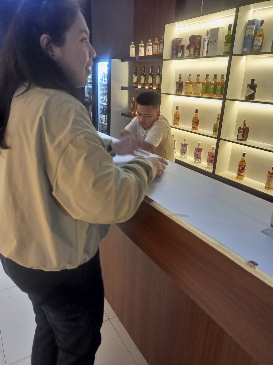 malem minggu malah nyasar nang toko miras 🙃