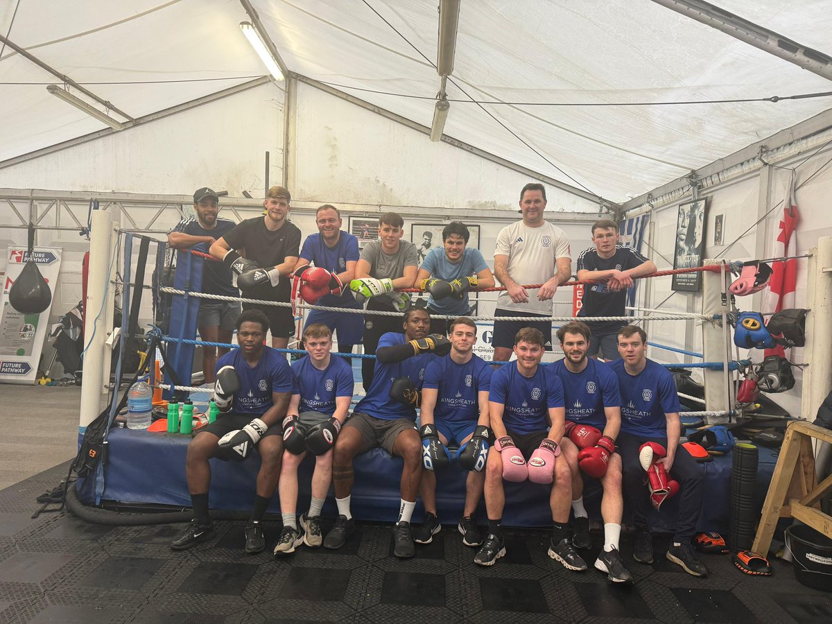 No game for our 1st Team today so we had a Boxing Session at Cantwell’s Gym

Thank you to <a href="/sammycantwell7/">Sammy Cantwell</a> for having us down and putting the boys through their paces 🥊