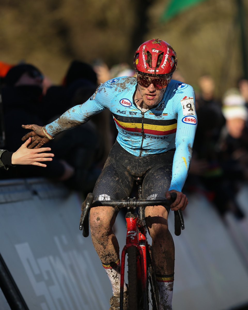 Kay De Bruyckere takes the second place at the Men U23 Worlds in Liévin.

#Liévin2025 I Men U23
📸 Photopress