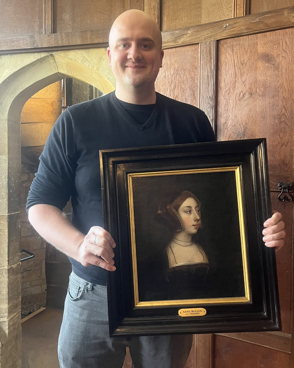 Just finished the first draft of an in-depth study of the portraiture &amp; ‘image’ of a rather remarkable woman! Ft. C16th paintings, new scientific analysis, medals, miniatures, a newly discovered contemporary image, posthumous portraits &amp; pop culture! 7 years in the making ❤️