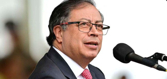 A propósito de la posesión del Presidente Donald Trump y las deportaciones de inmigrantes en condiciones infrahumanas, les comparto mi columna de esta semana, que comentaremos en Barrancabermeja, la ciudad del sol, desde las 9:00 am, en ''charlas sanas para un país enfermo'' nos