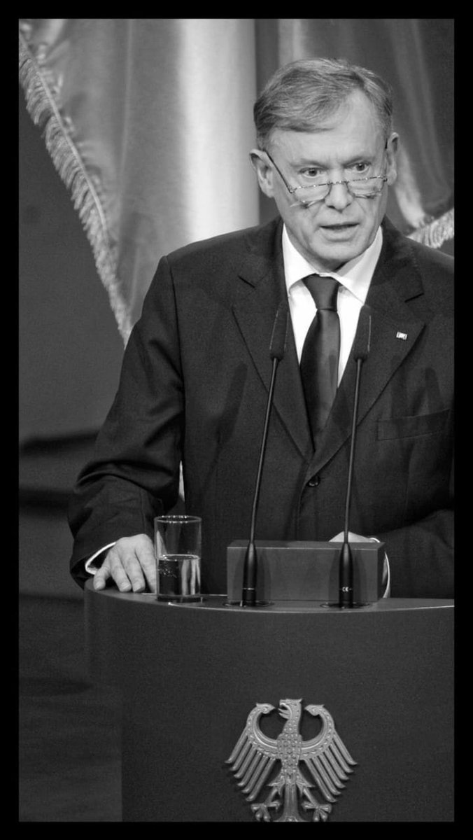 Sad to learn about the passing of former 🇩🇪 President Horst Köhler, who was in charge when 🇽🇰 gained independence. His leadership and dedication to Germany and the international community will be remembered.