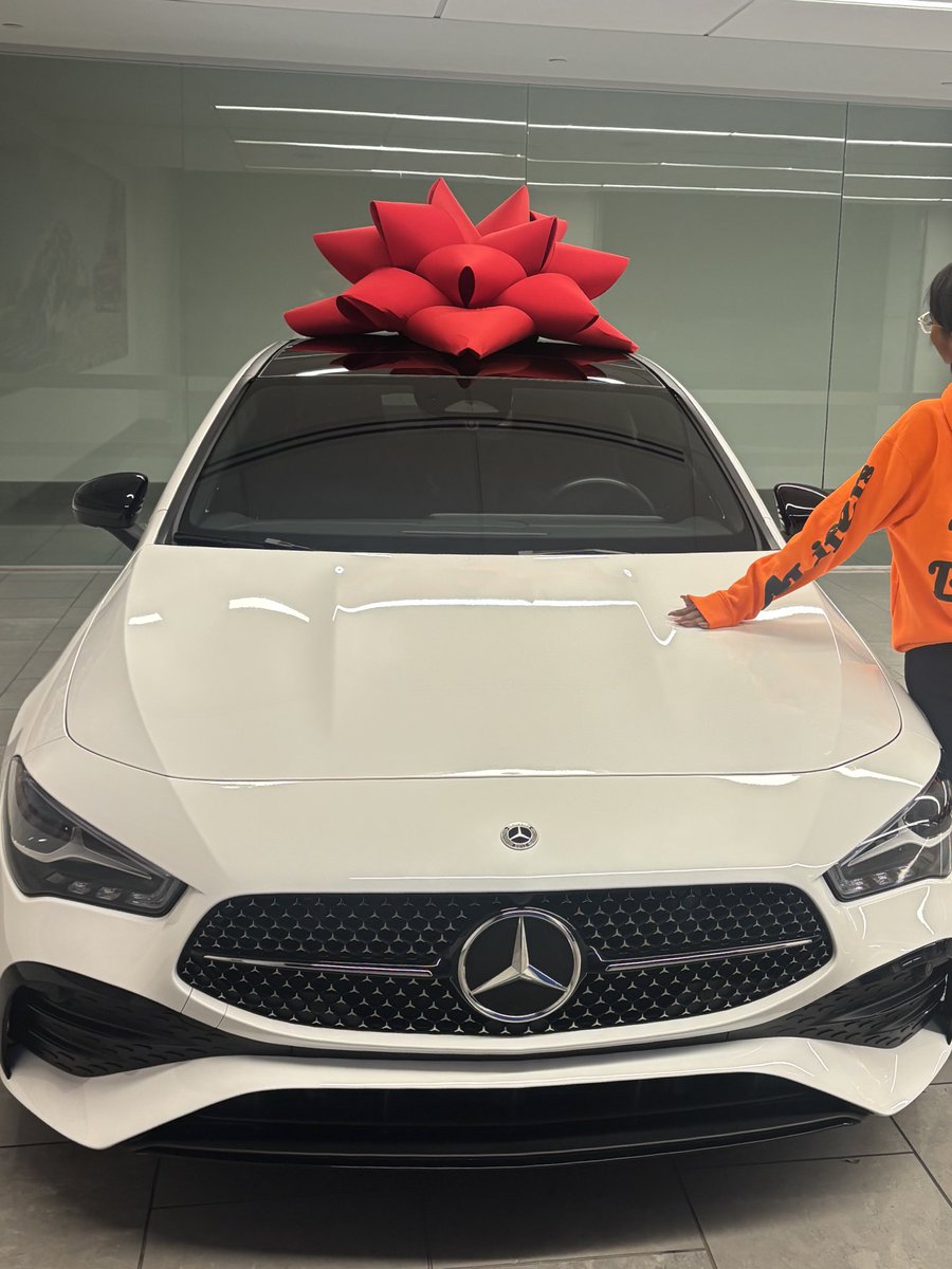 My mommy put me in a 25, in my second Benz before 18 like helloooo 🥹