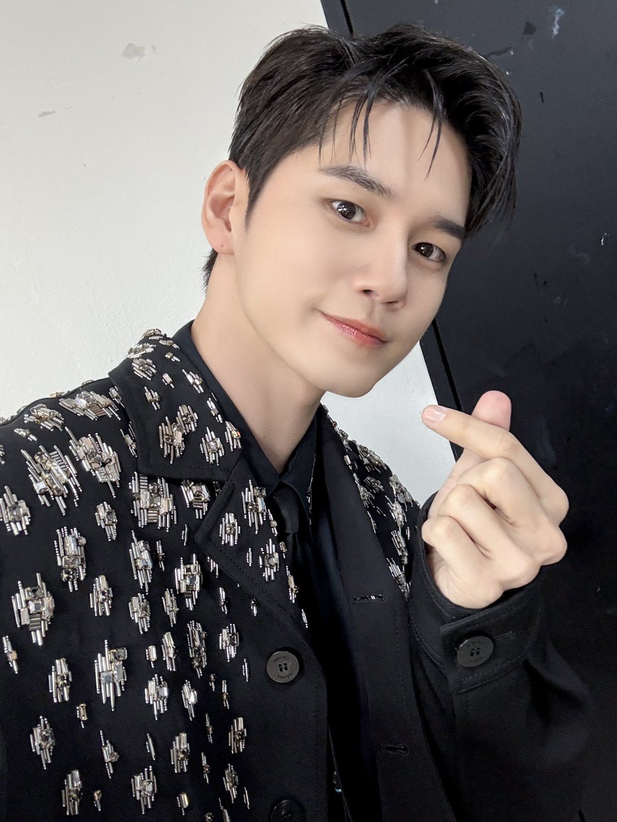옹성우(ONG SEONG WU) tweet media
