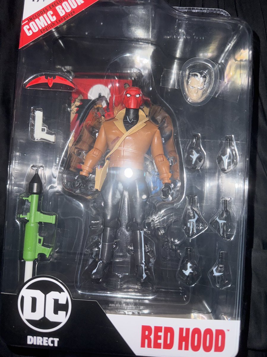 AngelBugss's tweet image. I now have two btas Red Hood figures.

AND I CANT OPEN EITHER OF THEM
