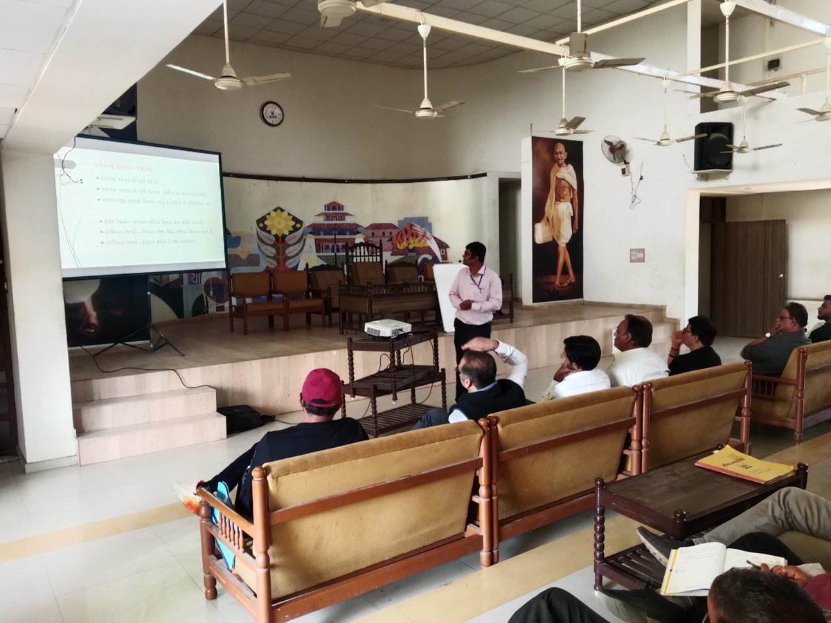 નડીઆદ મ્યુનિસિપલ કોર્પોરેશનના કર્મયોગીઓની વહીવટી ક્ષમતા વિસ્તારવા અને વધારવા માટે મહાનગરપાલિકા ખાતે તાલીમવર્ગ યોજવામાં આવ્યો જેમાં પ્રશાસનિક બાબતોના તજજ્ઞ ટ્રેનરશ્રી દ્વારા તાલીમ આપવામાં આવી. 
<a href="/collectorkheda/">Collector Kheda</a> <a href="/infokhedagog/">Info Kheda GoG</a> <a href="/gunvantsinh/">Gunvantsinh</a> <a href="/MahendraDesai/">Mahendra Desai</a>