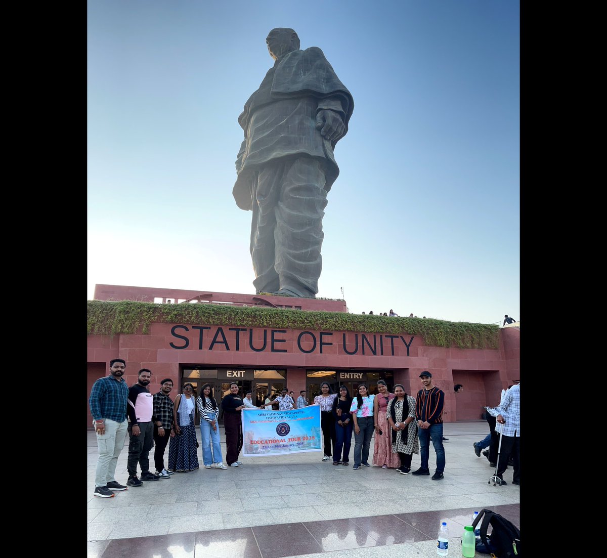 SVSMians's tweet photo. A glimpse of our unforgettable educational tour by Shri Vaishnav school of Management, Shri Vaishnav Vidyapeeth Vishwavidyalaya (27th jan-30th jan) of Gujrat ,where Knowledge meets adventure #learningbeyondtheclassroom #gujrattour https://t.co/viLZJPhqIU
