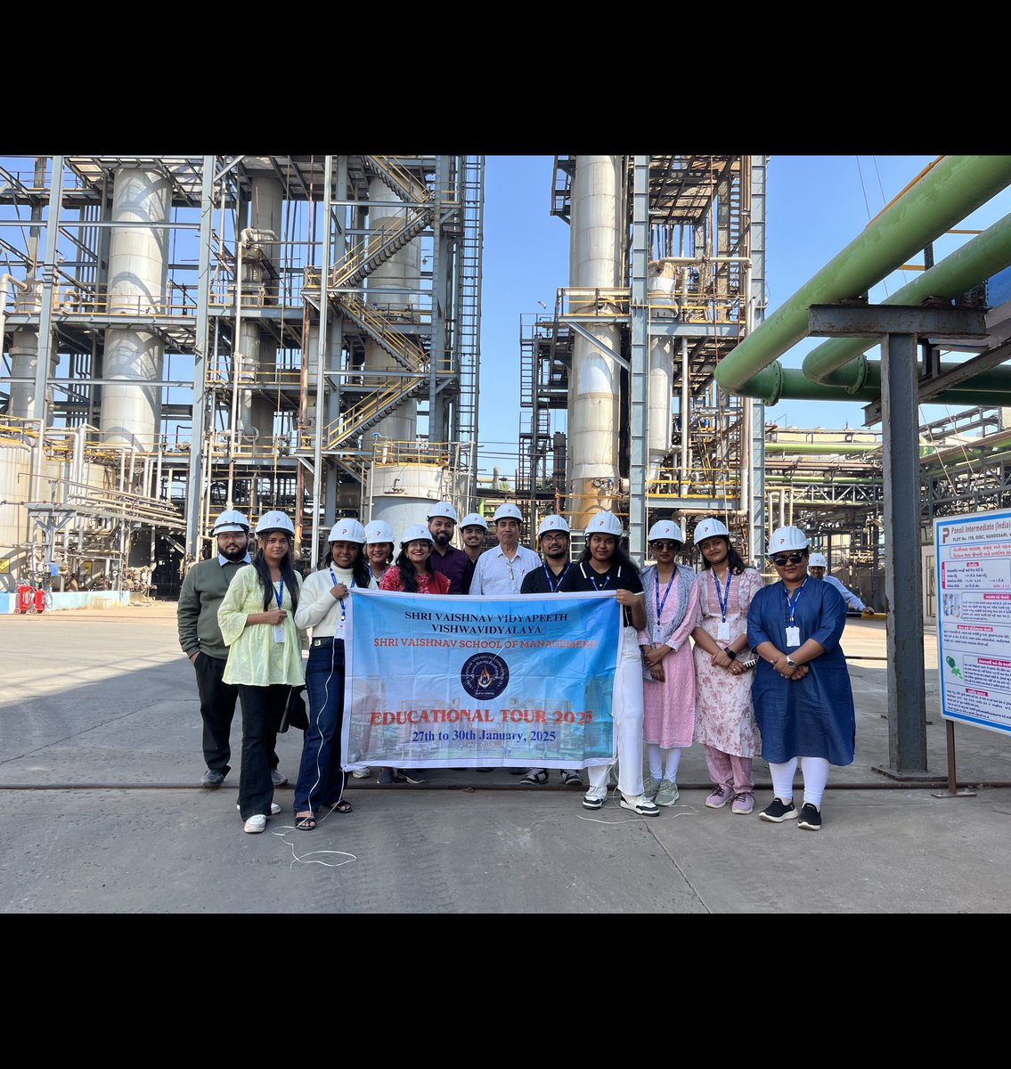 SVSMians's tweet photo. A glimpse of our unforgettable educational tour by Shri Vaishnav school of Management, Shri Vaishnav Vidyapeeth Vishwavidyalaya (27th jan-30th jan) of Gujrat ,where Knowledge meets adventure #learningbeyondtheclassroom #gujrattour https://t.co/viLZJPhqIU