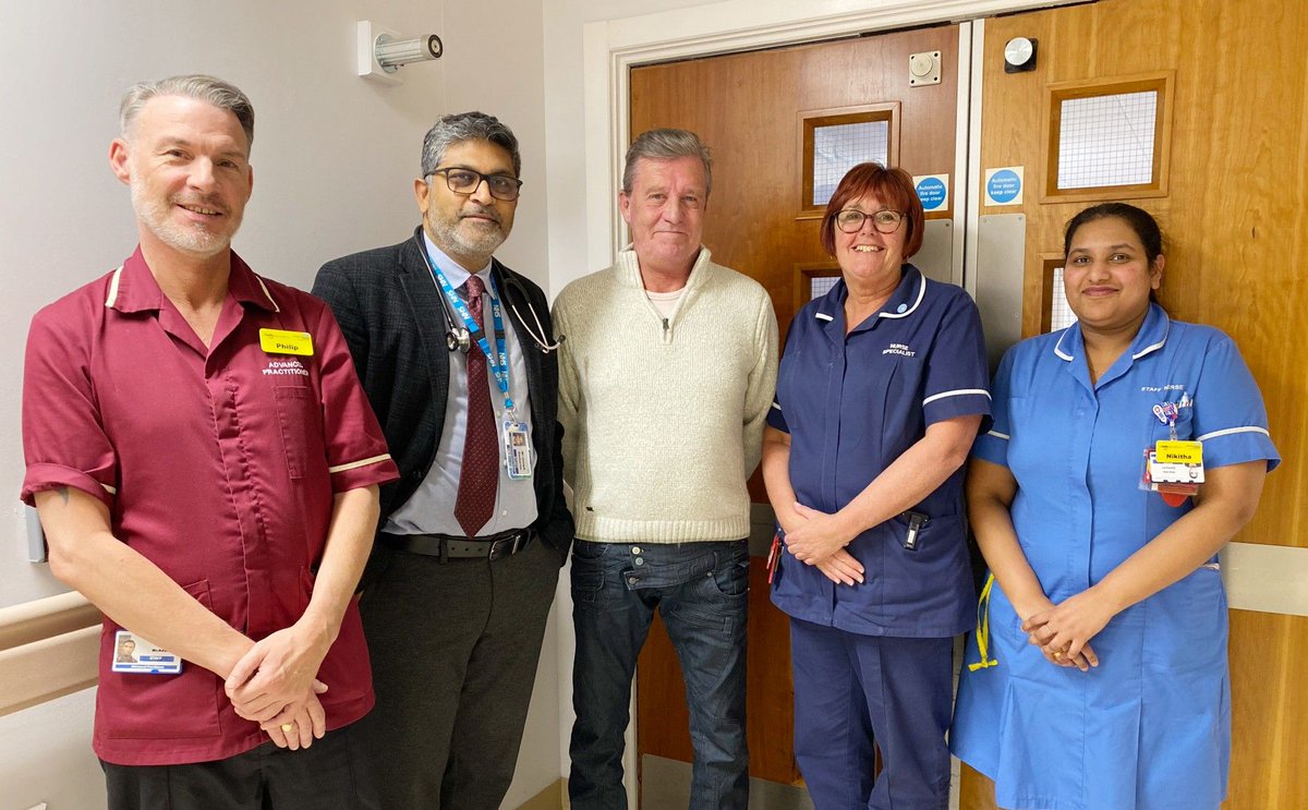 💙 “I am forever in his debt” – Blackpool Victoria Hospital patient Alan returns to thank his surgeon 💙 

59-year-old Alan Whitehead has returned to Blackpool Victoria Hospital to personally thank the surgeon and medical team who saved his life seven years ago –