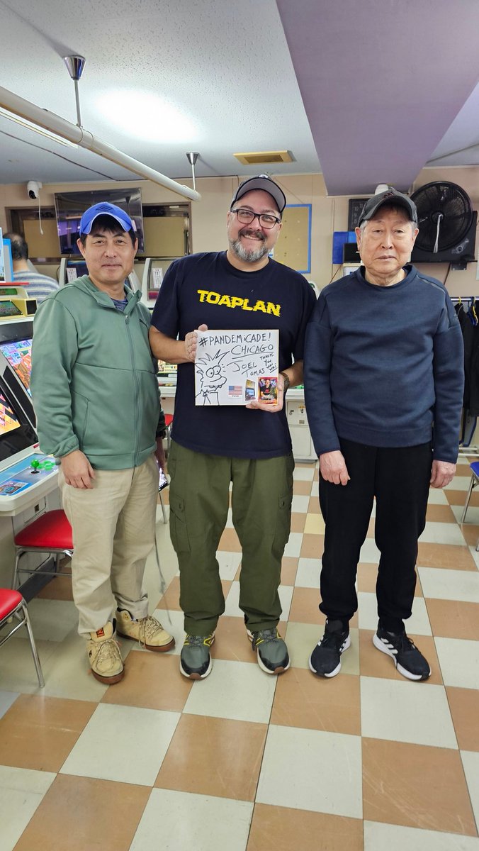 psykomantis's tweet image. If you ever visit #Japan, make sure you stop at @arcade_waiwai.  Jun is really doing something special here for the #fgc &amp;amp; #stg #arcade community. I felt so welcome like I was going to a friend's home. I'm deeply honored to have met Jun &amp;amp; will be making it back hopefully soon.