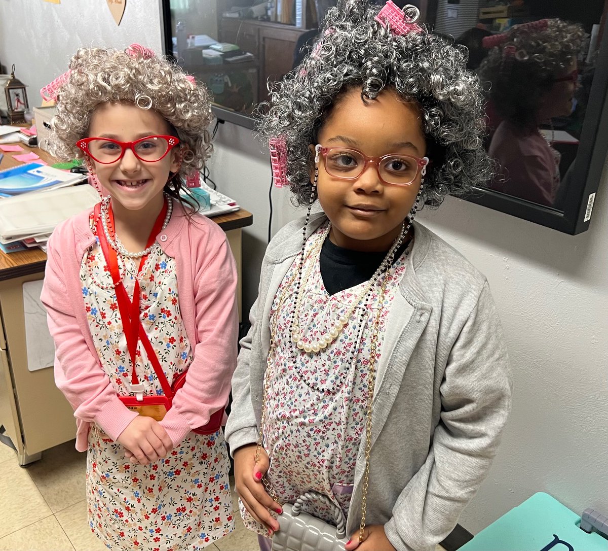 WestMifflinArea's tweet photo. On the 100th day of school, some @WMClaraBarton and @HomevilleEleme1 students and staff dressed up as 100-year-olds! Great job students (and family members who helped)! #WMASD @PADeptofEd @GreatPASchools https://t.co/M07F1aHFaR