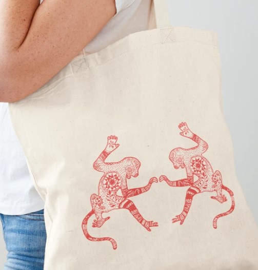 Manitarka's tweet photo. #monkey #mandalamonkey #wildlife #nature #tribalart #monkeylovers #redmonkey #case #poster #skin #sticker #tote #socks #mugs #findagift #animallovers #art #Redbubble #Manitarka
https://t.co/3WApMLNOsn https://t.co/0wY8Sx0nle