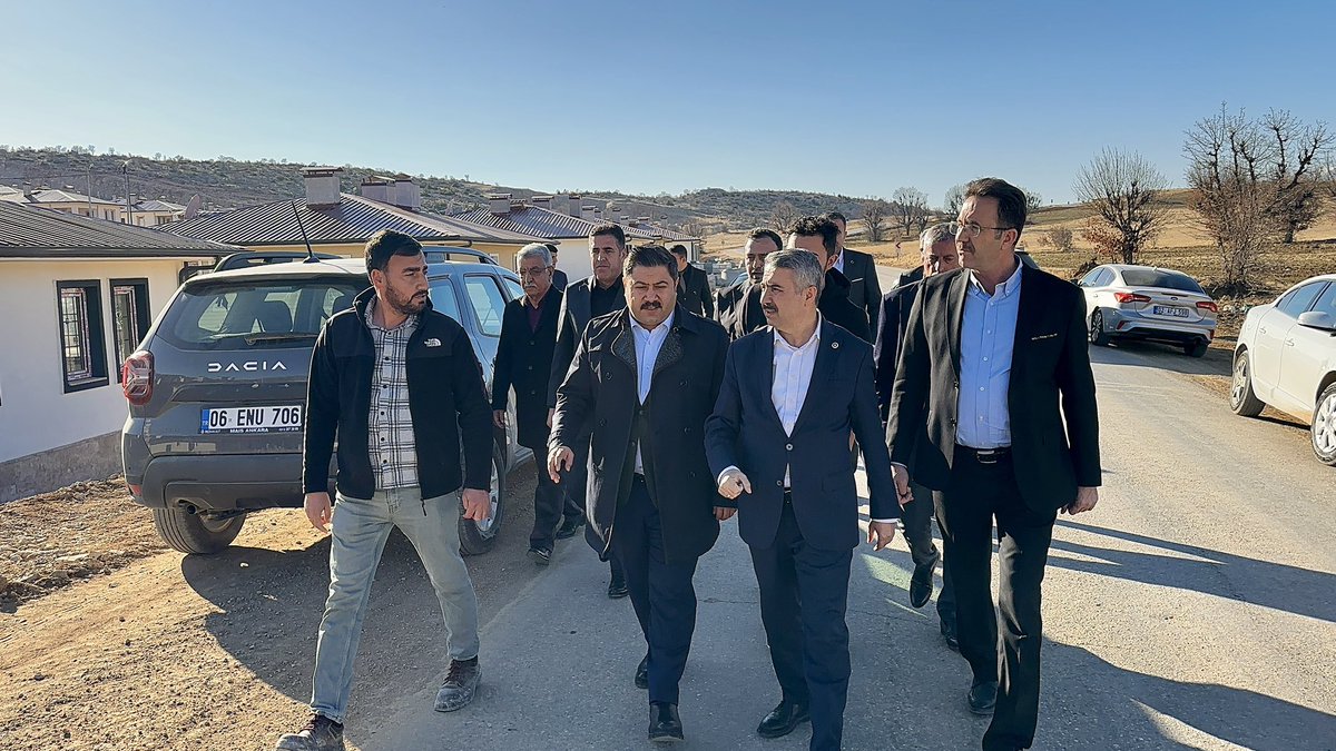 MustafaAlkayis's tweet photo. Sincik Köy Konutları Yükseliyor!

Depremden etkilenen hemşehrilerimizin güvenli yuvalarına kavuşması için çalışmalarımız aralıksız devam ediyor. Sincik Köy Konutları projemiz hızla ilerliyor, vatandaşlarımız için sağlam, modern ve yaşam standartları yüksek konutlar inşa ediyoruz.

Devletimiz her zaman milletinin yanında! Türkiye Yüzyılı vizyonuyla, Sincik’imizin yeniden ayağa kalkması ve daha güçlü bir geleceğe ulaşması için var gücümüzle çalışmaya devam edeceğiz.

#Sincik #Adıyaman #TürkiyeYüzyılı #AKParti