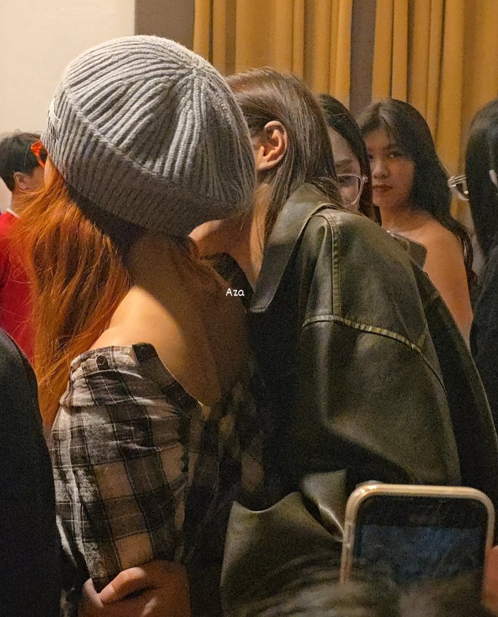 stargirlyves's tweet photo. a-ano po to mga maem???? NAWALA LANG AKO SAGLIT MAY GANITO NA NAMAN LUCKYTIN KOSBAKJWKJNSJAS https://t.co/zUU1u50fn0