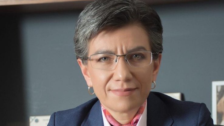 JuampaSantos's tweet photo. ¿Uds. votarían por esta corrupta? 

🔁 NO
❤️ SI

💬 Comenta 👇 https://t.co/LnHUZAAbN0