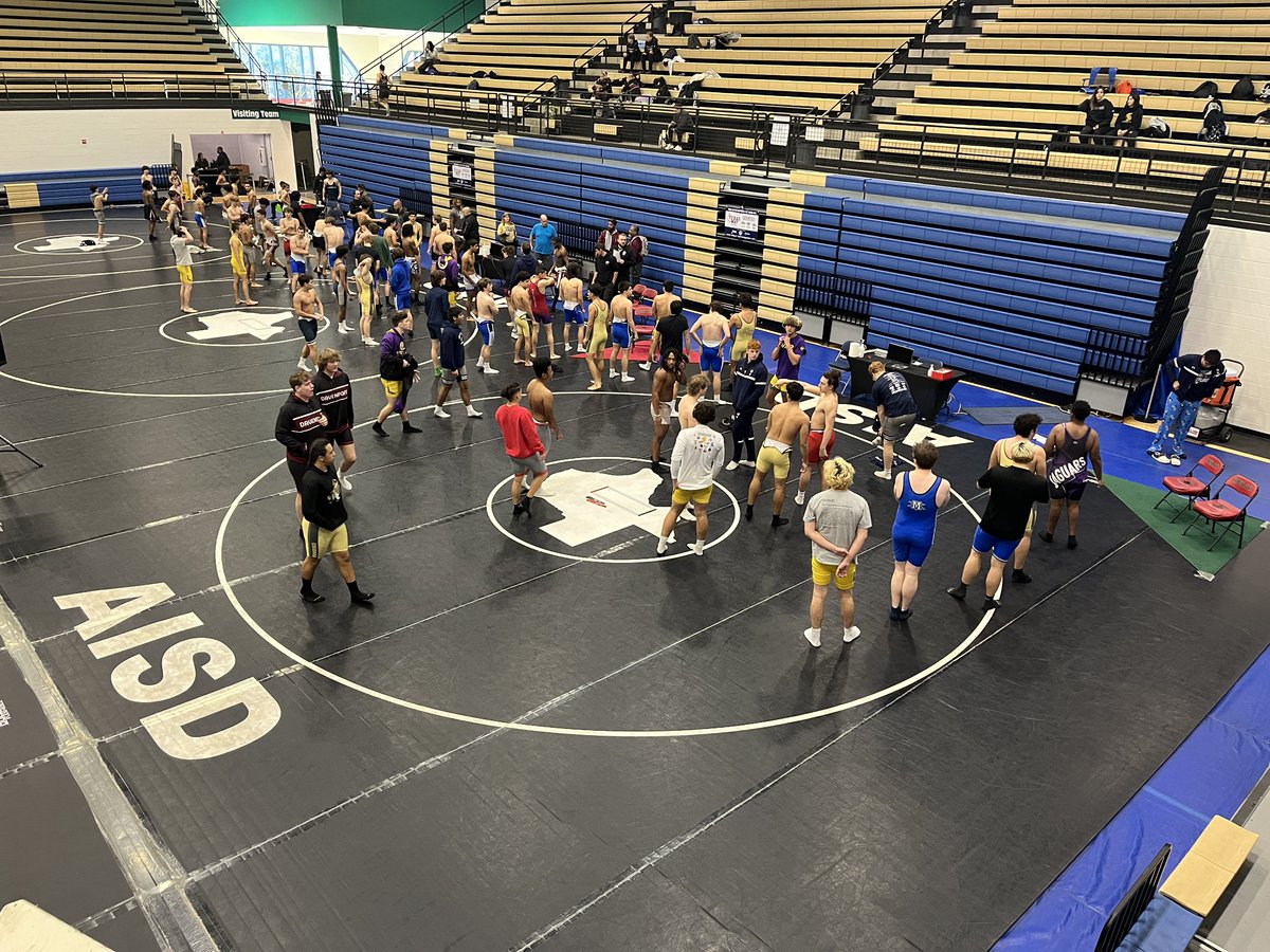 First match of the day- beat the scales. District 13-5A wrestling today at Austin’s Delco Center is about to begin!

<a href="/cisdnews/">Comal ISD</a> 
 <a href="/WrestlingTexas/">Texas Wrestling</a> @bmar1842
