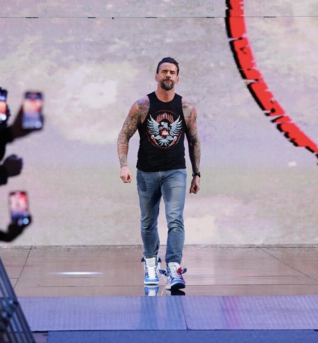 Roman Reigns SZN 💥 tweet media