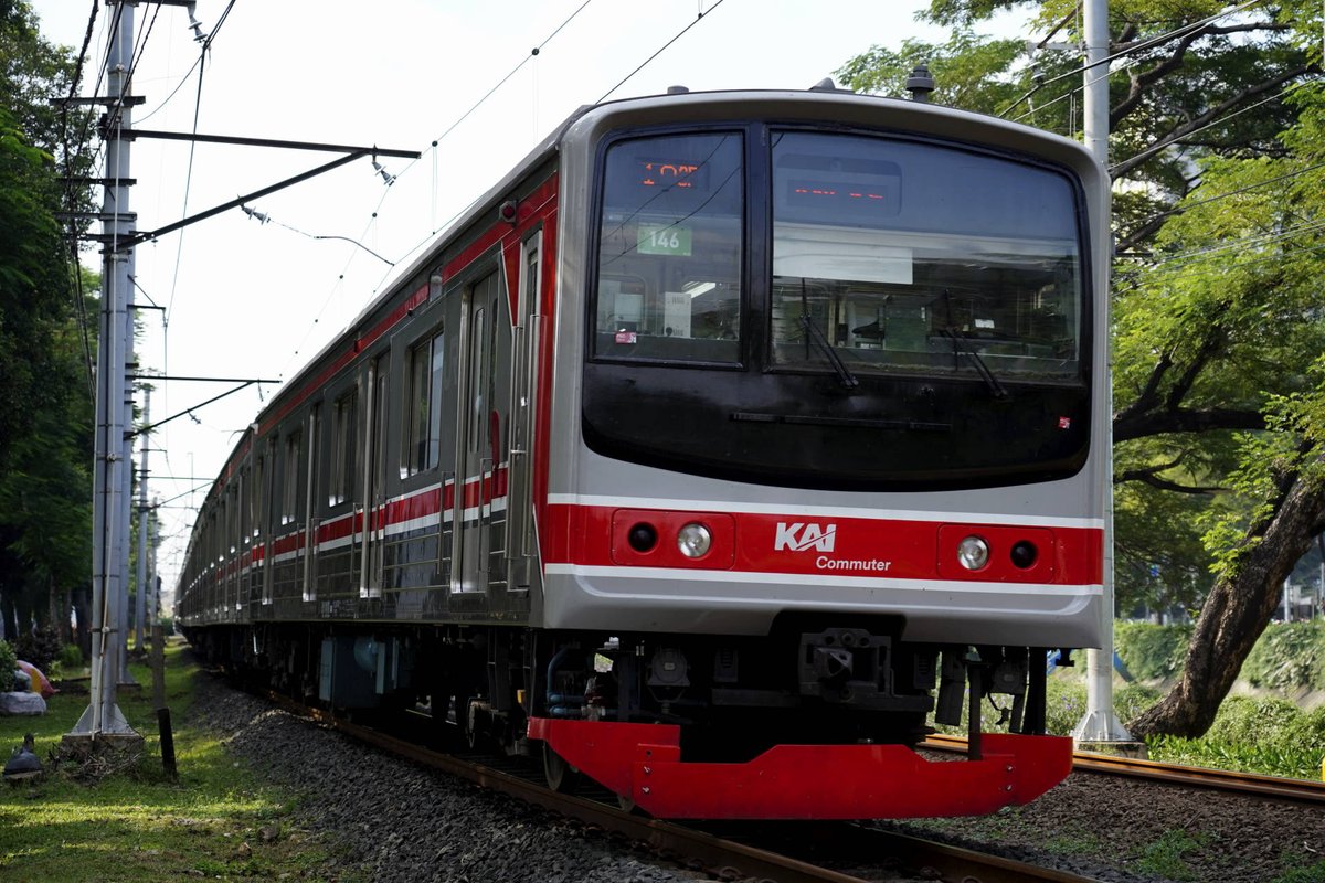武蔵野線205系ジャカルタ譲渡車、スカートの設置の他にも、行き先表示