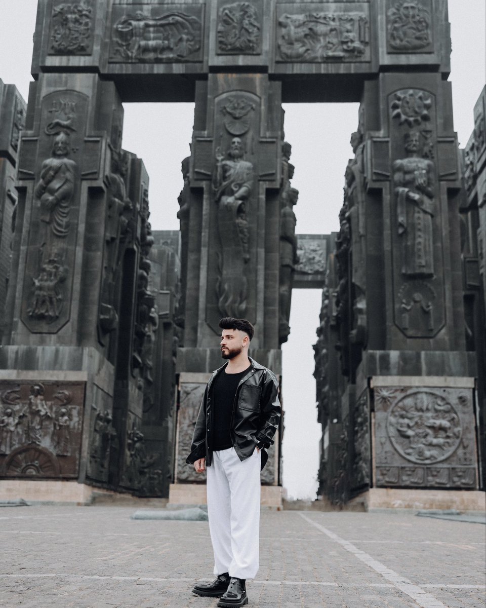 furkancankutlu's tweet photo. Georgia Historical Chronology Monument And Poses 🌹 https://t.co/zrHYauBqLK