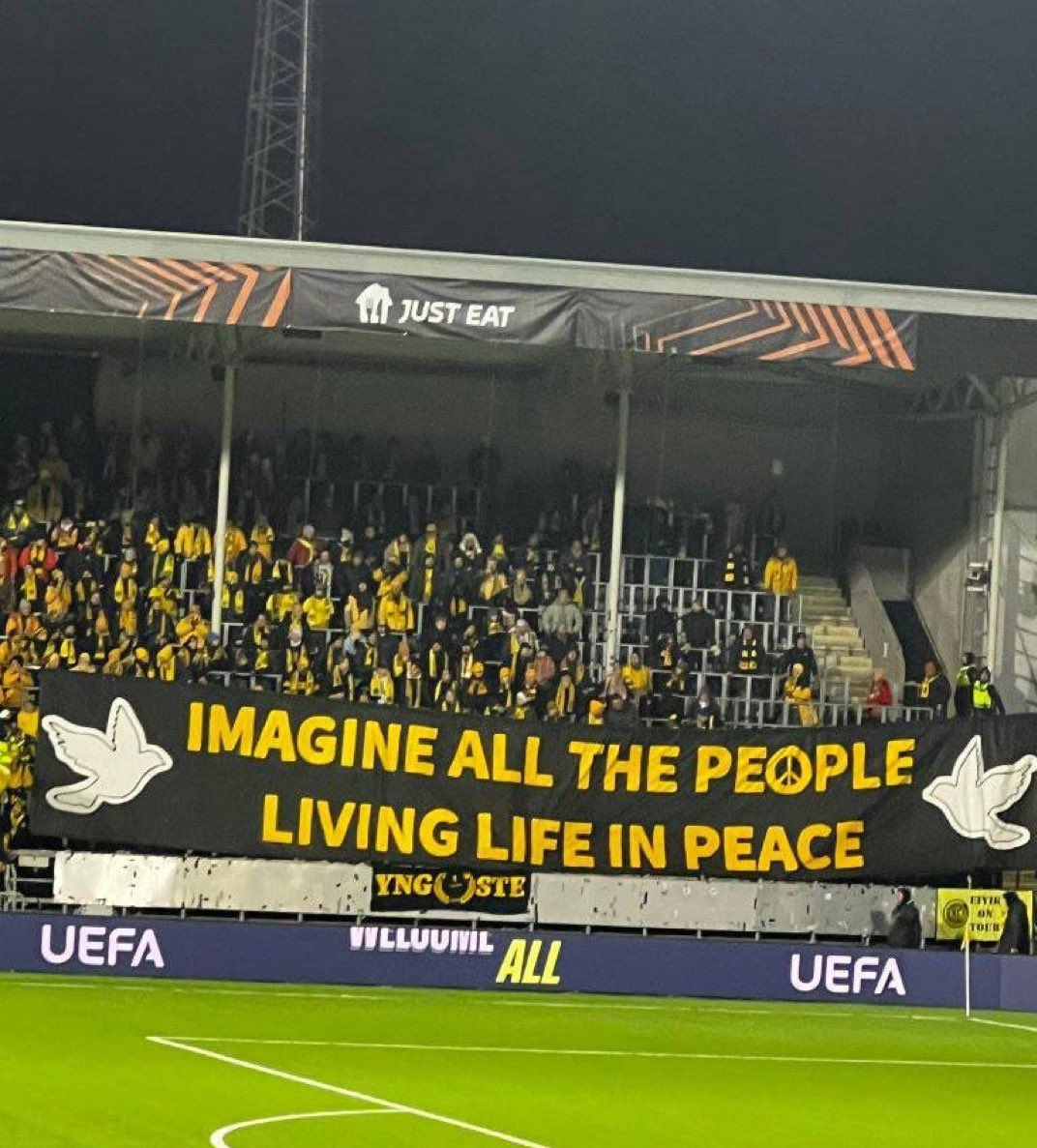 Leyla Hamed (@leylahamed) on Twitter photo Norwegian club Bodo/Glimt will donate all the ordinary ticket revenue from the home match against Maccabi Tel Aviv to the Red Cross in Gaza.
“Glimt will not ignore the suffering and violations of international law that are unfolding”
Absolutely class from <a href="/Glimt/">FK Bodø/Glimt | Seriemester 2024 🏆</a> 🇵🇸 Norwegian club Bodo/Glimt will donate all the ordinary ticket revenue from the home match against Maccabi Tel Aviv to the Red Cross in Gaza.
“Glimt will not ignore the suffering and violations of international law that are unfolding”
Absolutely class from <a href="/Glimt/">FK Bodø/Glimt | Seriemester 2024 🏆</a> 🇵🇸