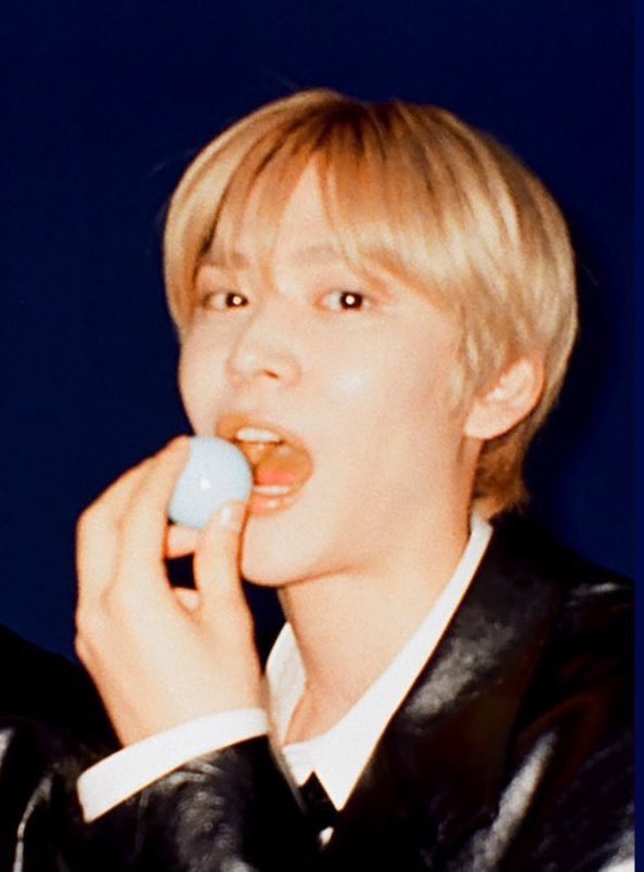 319tt's tweet photo. 이 날 진짜 느좋력 터짐 https://t.co/DkFU0dAYLf