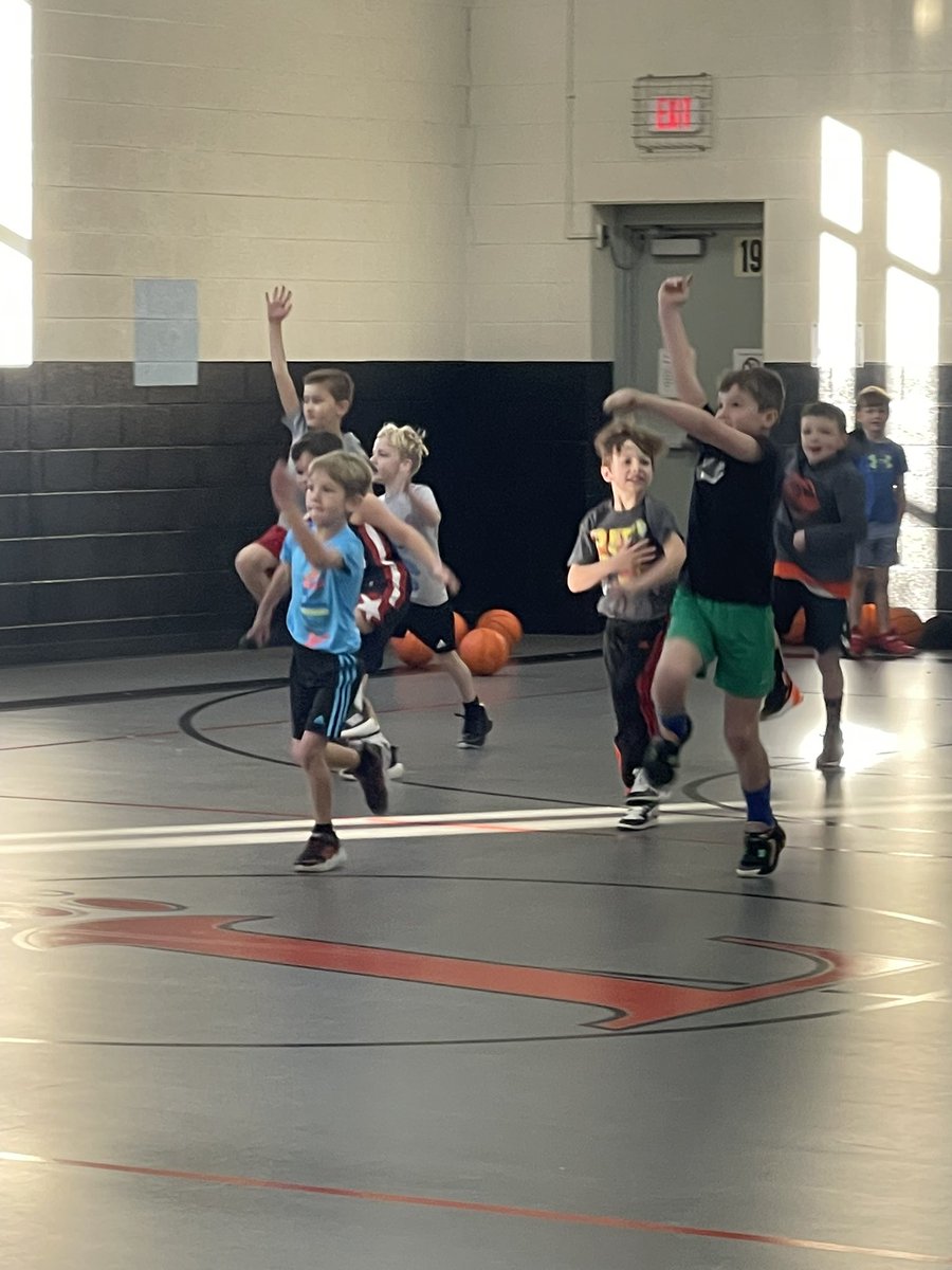 PennyDippold's tweet image. It was all about speed and agility today with our Lil’ Tigers🖤🐯🏀🧡#LYBA #lovelandyouthbasketball #LPSTigers