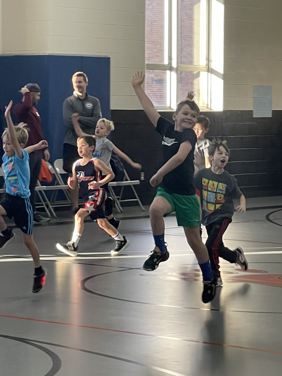 PennyDippold's tweet image. It was all about speed and agility today with our Lil’ Tigers🖤🐯🏀🧡#LYBA #lovelandyouthbasketball #LPSTigers