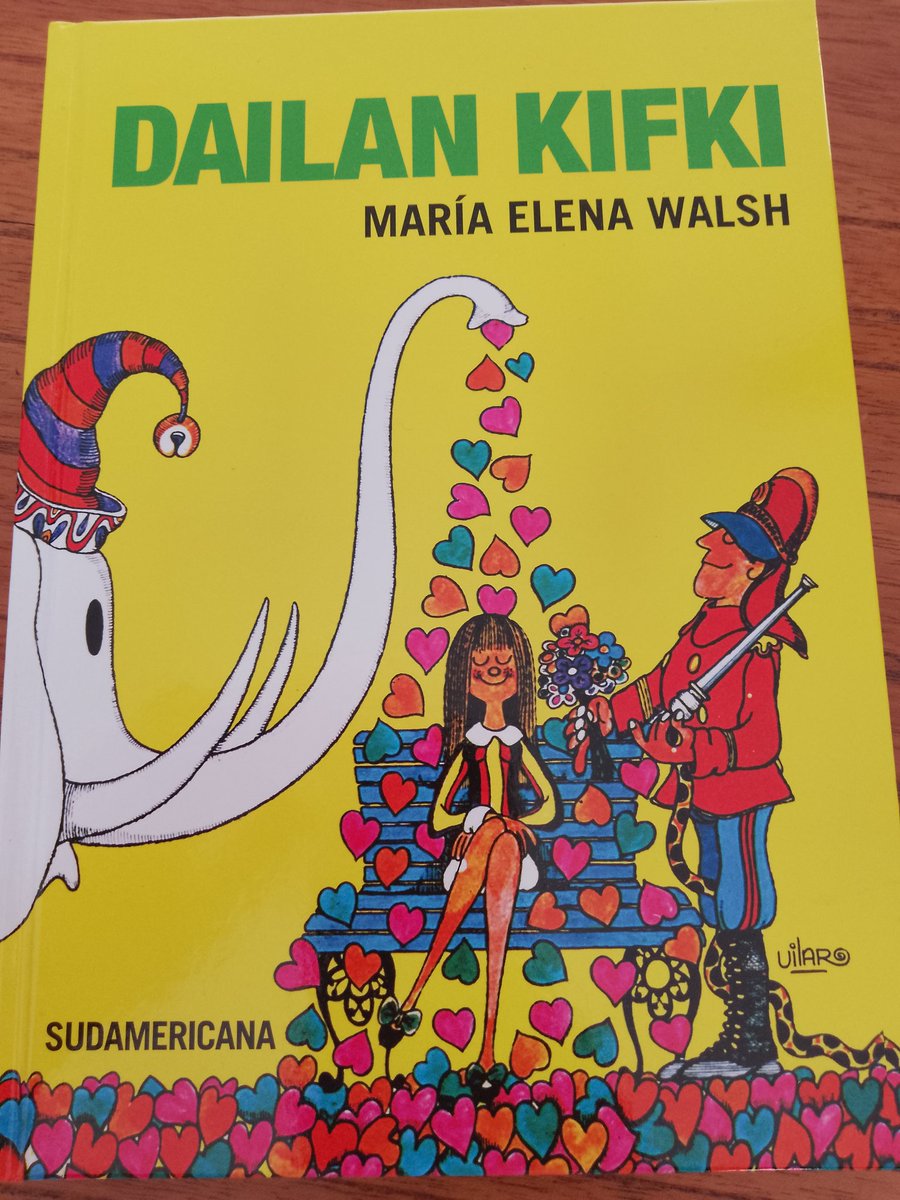La Vicky de hoy le regaló a la Vicky del pasado este libro maravilloso que llenó de fantasía su infancia..eterna y vigente María Elena..feliz cumpleaños!