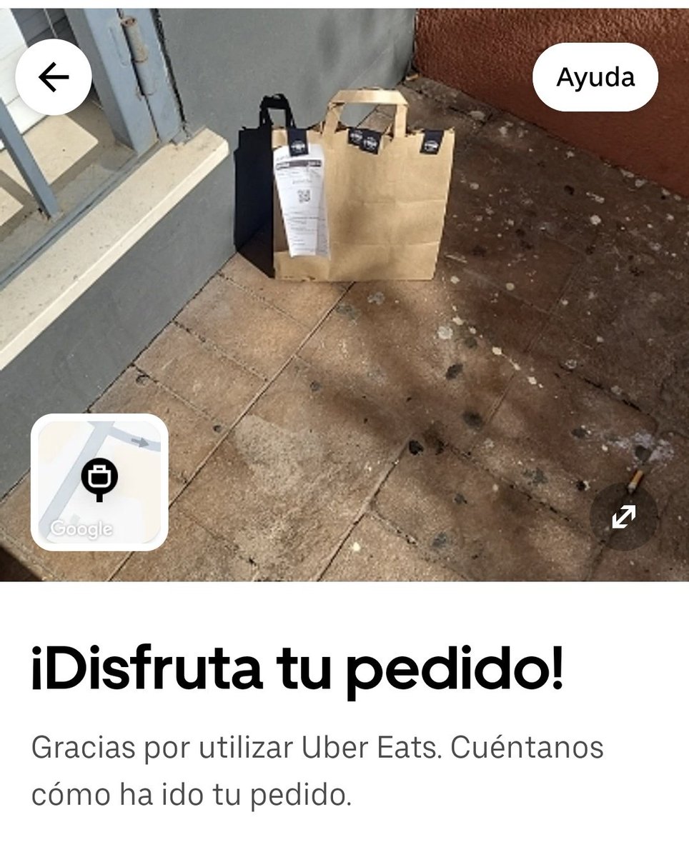 Toche__'s tweet photo. Que @UberEats te deje LA COMIDA donde MEAN todos los perros de tu barrio y algun que otro borracho no tiene precio... @sanidadgob esto es legal? https://t.co/vlby4Y8XRU