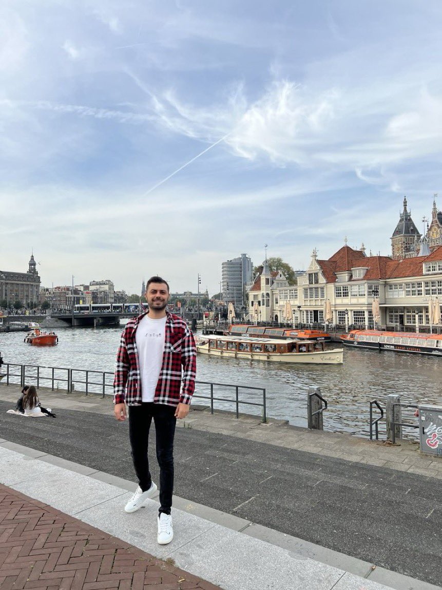 dcartay07's tweet photo. #Amsterdam 🇳🇱 https://t.co/FspegyysGe